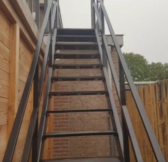 Trap-afgemonteerd-Amsterdam3